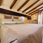Yawhome Bed & Breakfast *